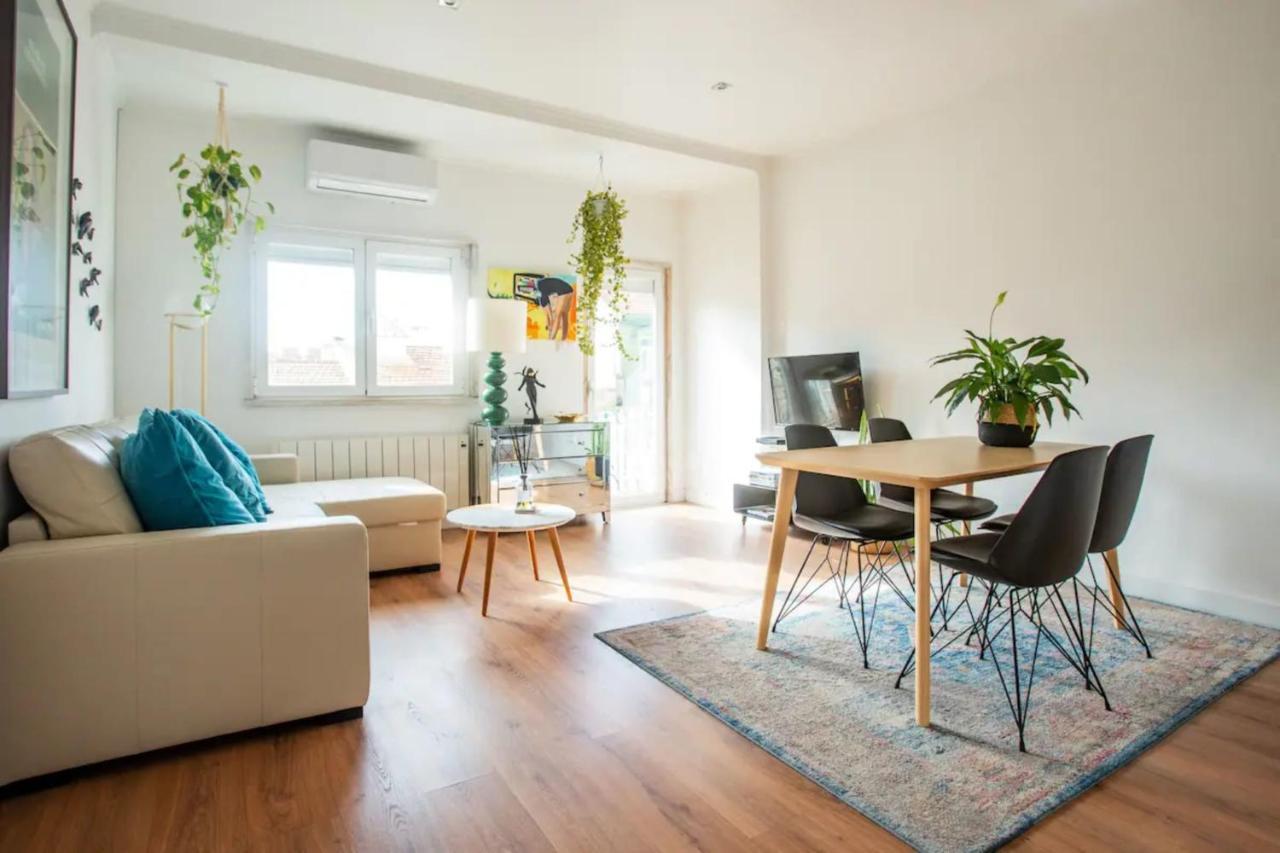 Bright Apartment In Lissabon Buitenkant foto