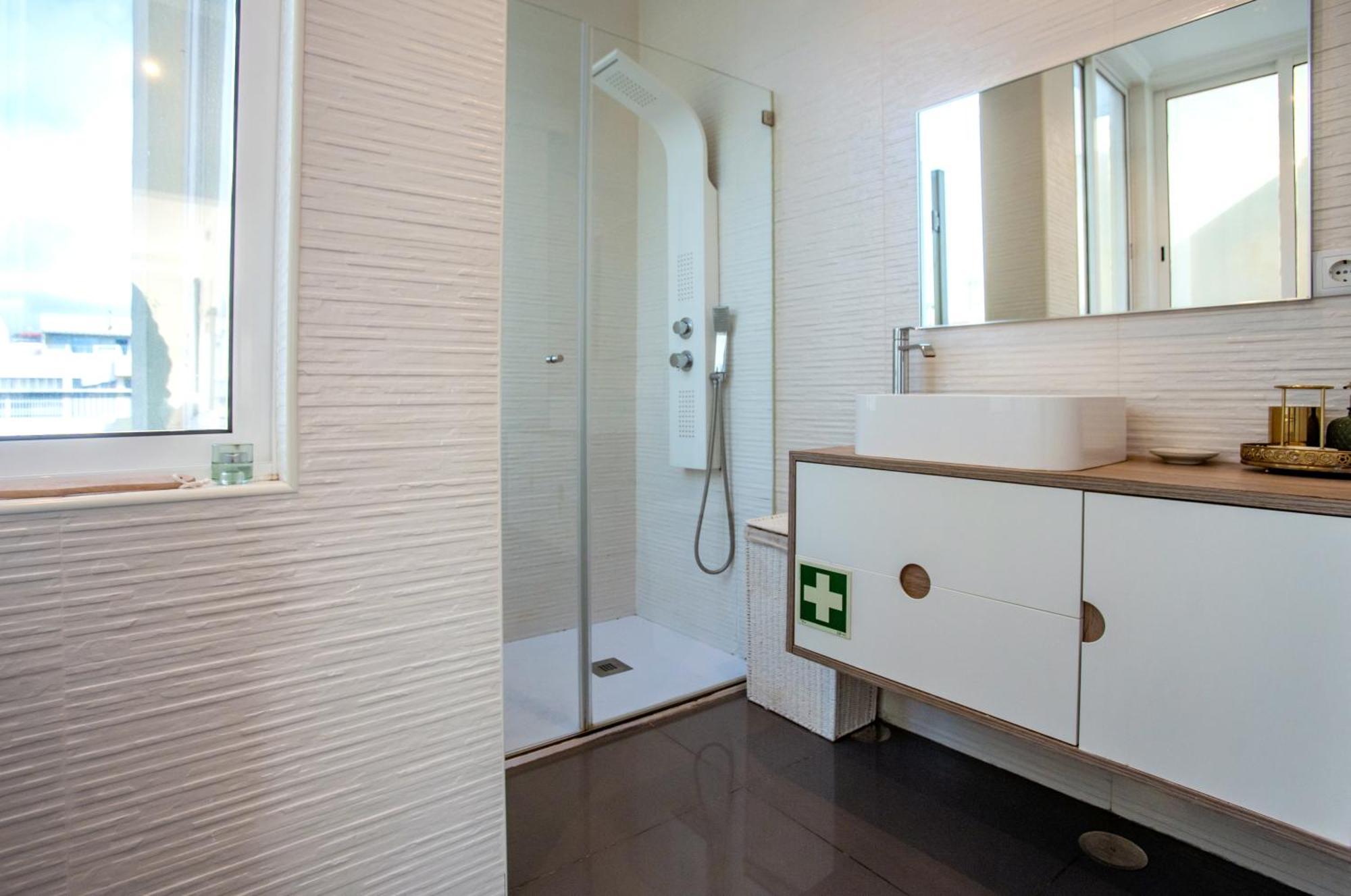 Bright Apartment In Lissabon Buitenkant foto